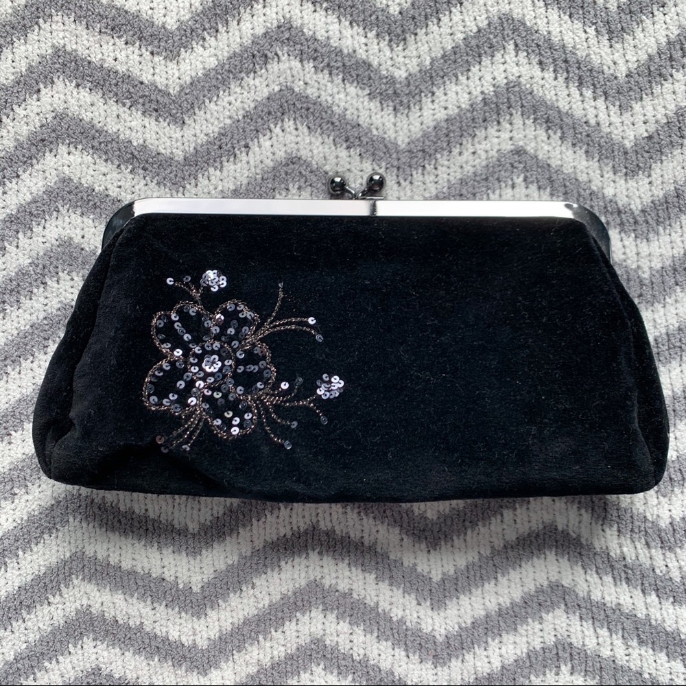 PRICE DROP 🔻 Express Velvet Clutch